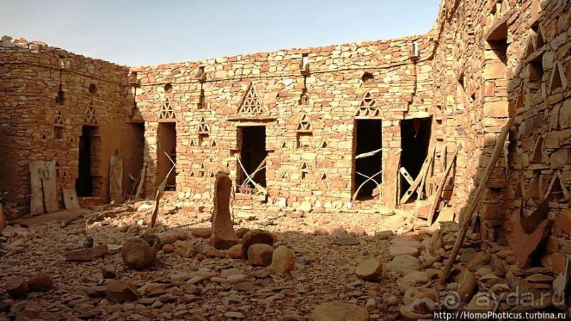 Два источника возле глаза Сахары