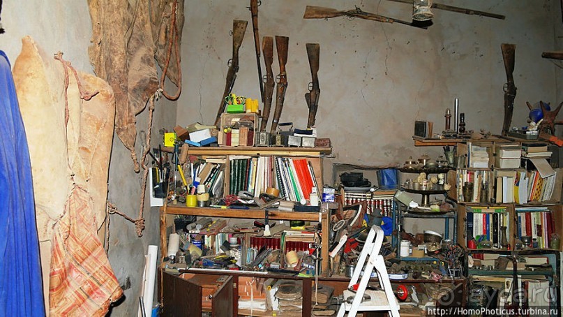 Два источника возле глаза Сахары