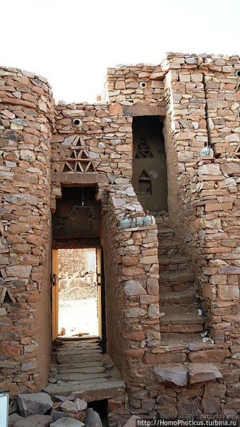 Два источника возле глаза Сахары