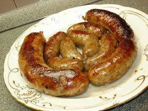 Купаты. лучше всего кушать с соусов ткемали