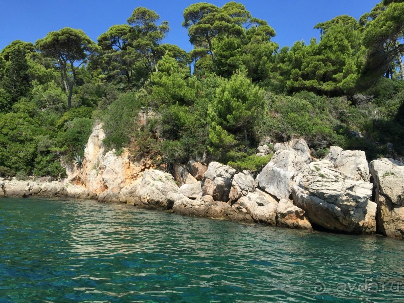 Что можно рассказать про необитаемый остров Локрум