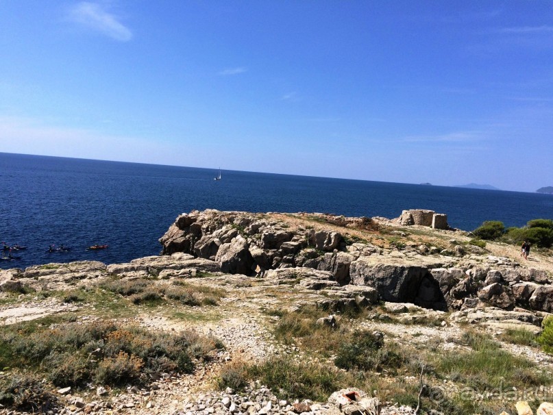 Что можно рассказать про необитаемый остров Локрум