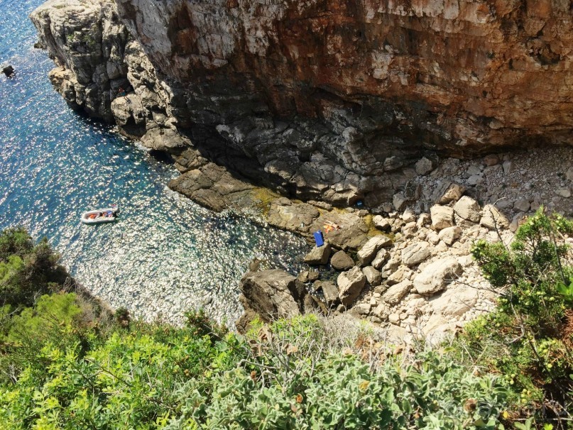 Что можно рассказать про необитаемый остров Локрум