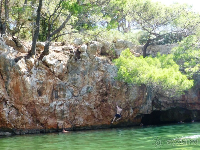 Что можно рассказать про необитаемый остров Локрум