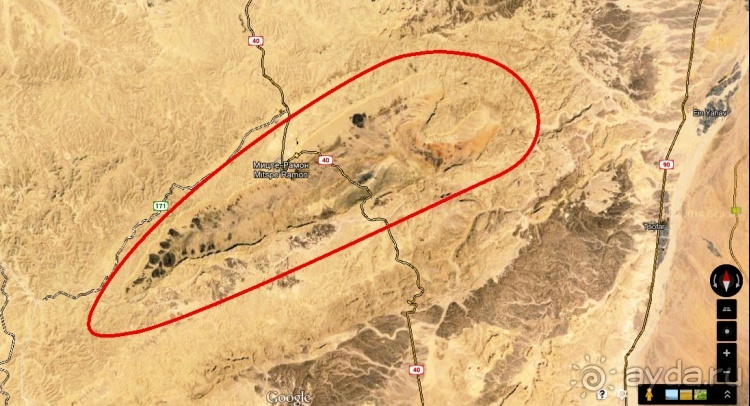 Трое в "Микре" не считая собаки (пустыня)