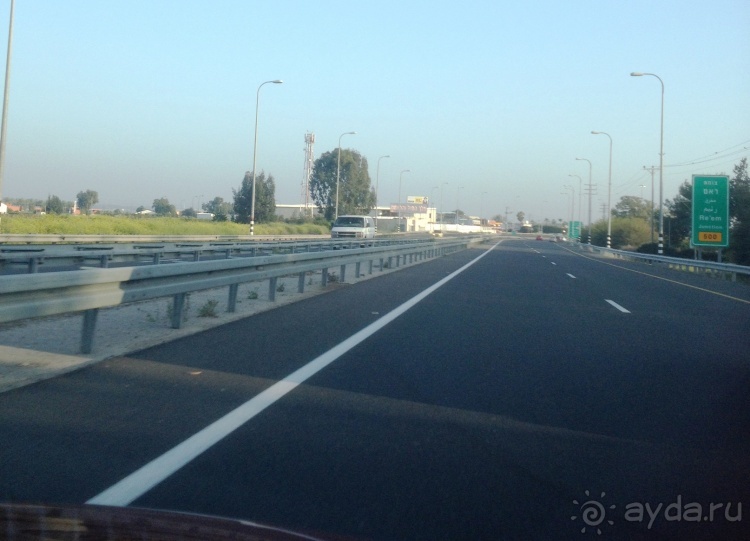 Трое в "Микре" не считая собаки (пустыня)