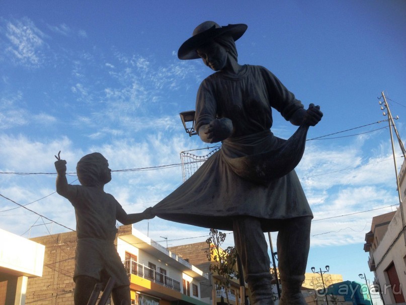 Тенерифе. Горачико. Памятник Эмигранту