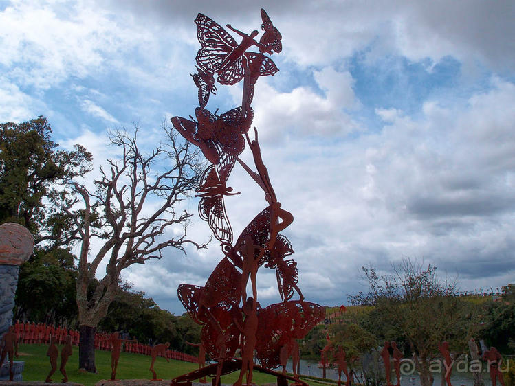 Будды Бумбарала — протест и красота