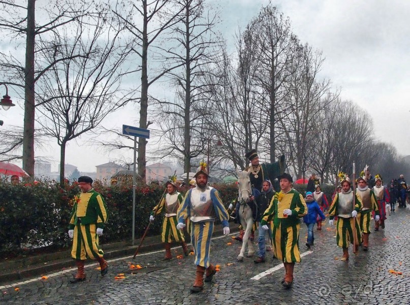 Оранжевое безумие (Ивреа)