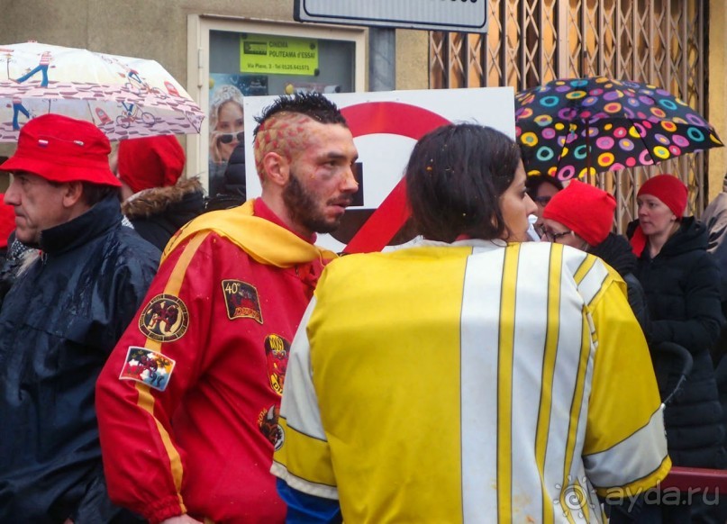 Оранжевое безумие (Ивреа)