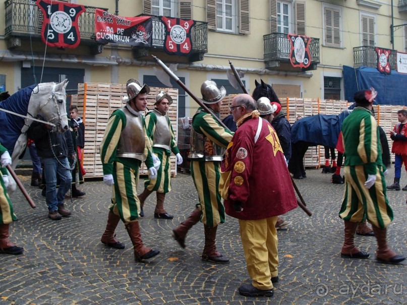 Оранжевое безумие (Ивреа)