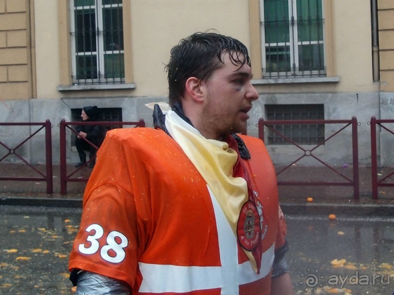 Оранжевое безумие (Ивреа)