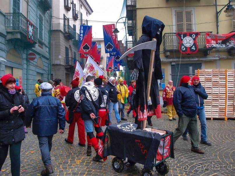 Оранжевое безумие (Ивреа)