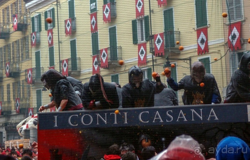 Оранжевое безумие (Ивреа)