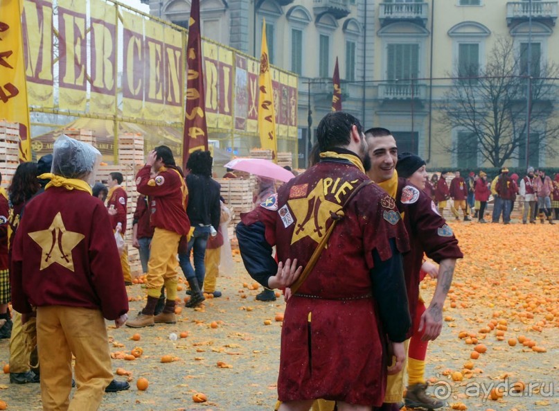 Оранжевое безумие (Ивреа)