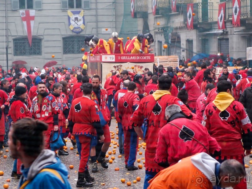 Оранжевое безумие (Ивреа)