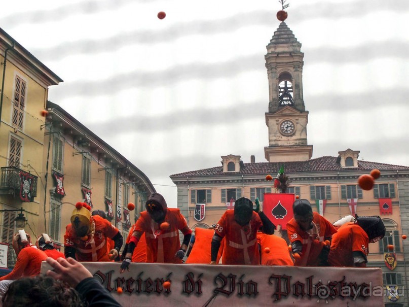 Оранжевое безумие (Ивреа)