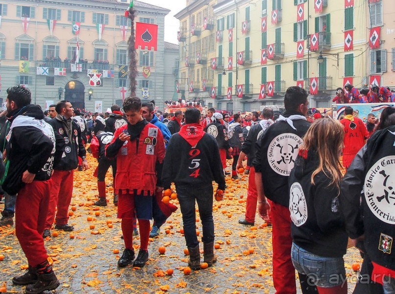 Оранжевое безумие (Ивреа)