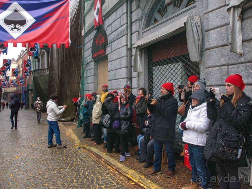 Оранжевое безумие (Ивреа)