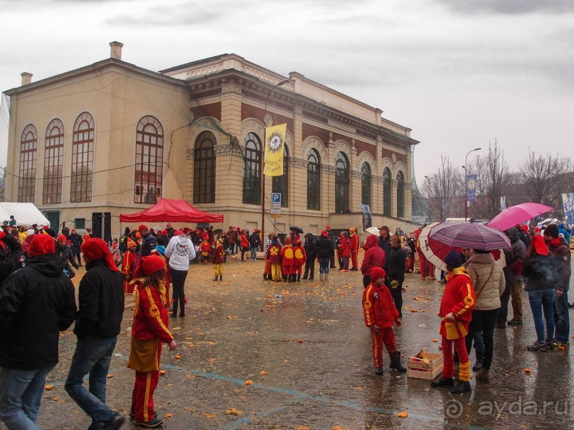 Оранжевое безумие (Ивреа)