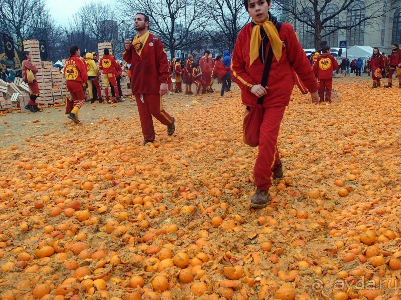 Оранжевое безумие (Ивреа)