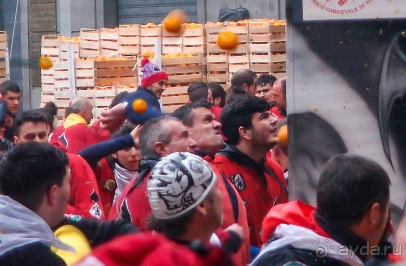 Оранжевое безумие (Ивреа)