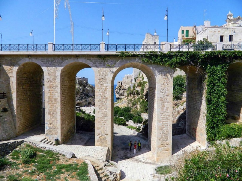 Полиньяно . Одной открытки для