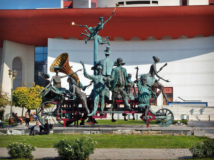 Корзина с Паяцами