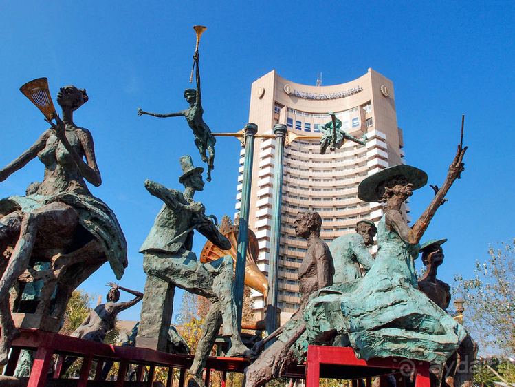 Корзина с Паяцами