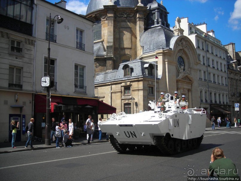 Альбом отзыва "Непередаваемая атмосфера Парижа"