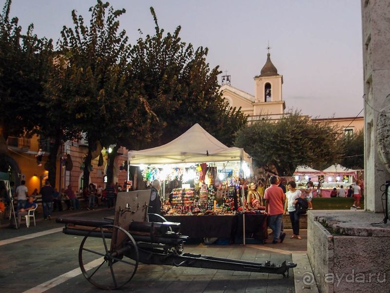 Хлеб, любовь и тарантелла Хлеб, любовь и тарантелла