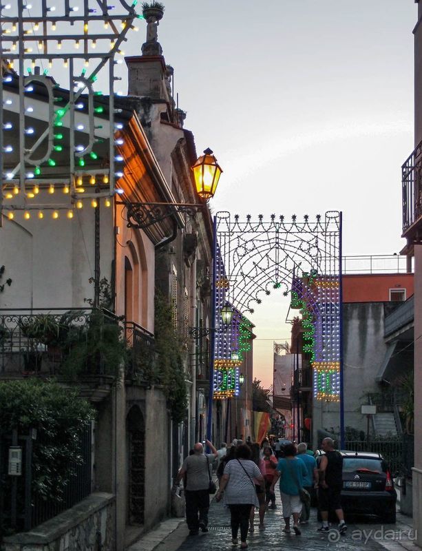 Хлеб, любовь и тарантелла Хлеб, любовь и тарантелла