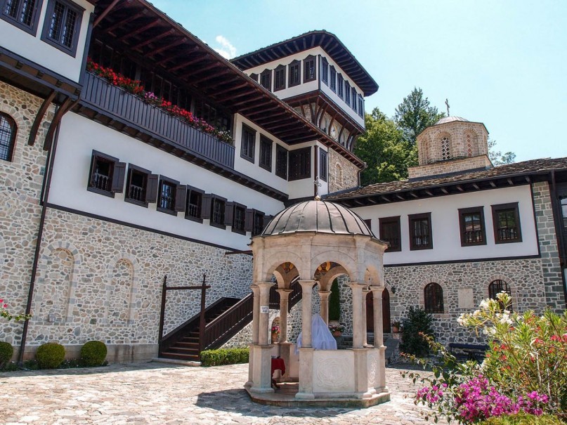 Природа и монастыри Национального парка Маврово