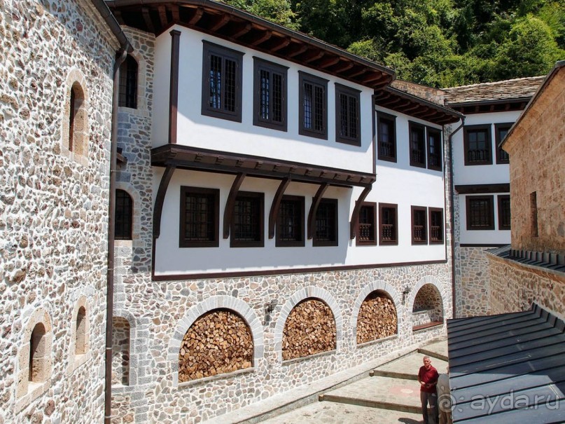 Природа и монастыри Национального парка Маврово