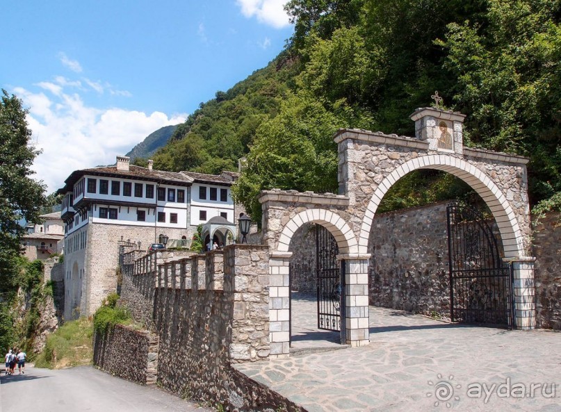 Природа и монастыри Национального парка Маврово