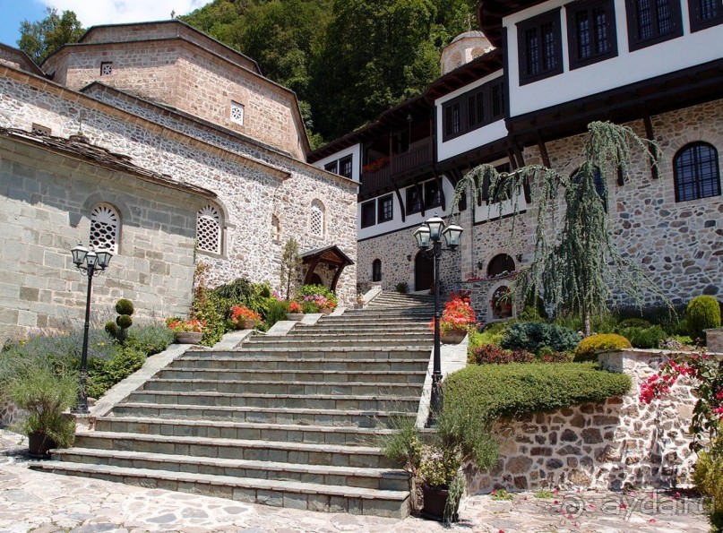 Природа и монастыри Национального парка Маврово