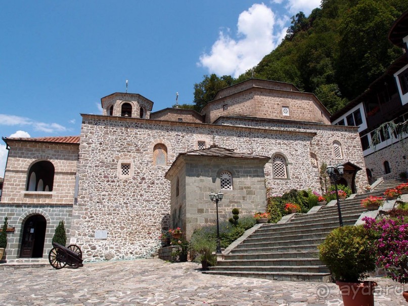 Природа и монастыри Национального парка Маврово