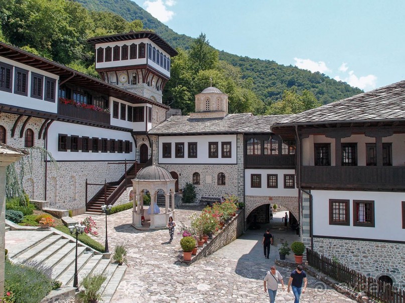 Природа и монастыри Национального парка Маврово