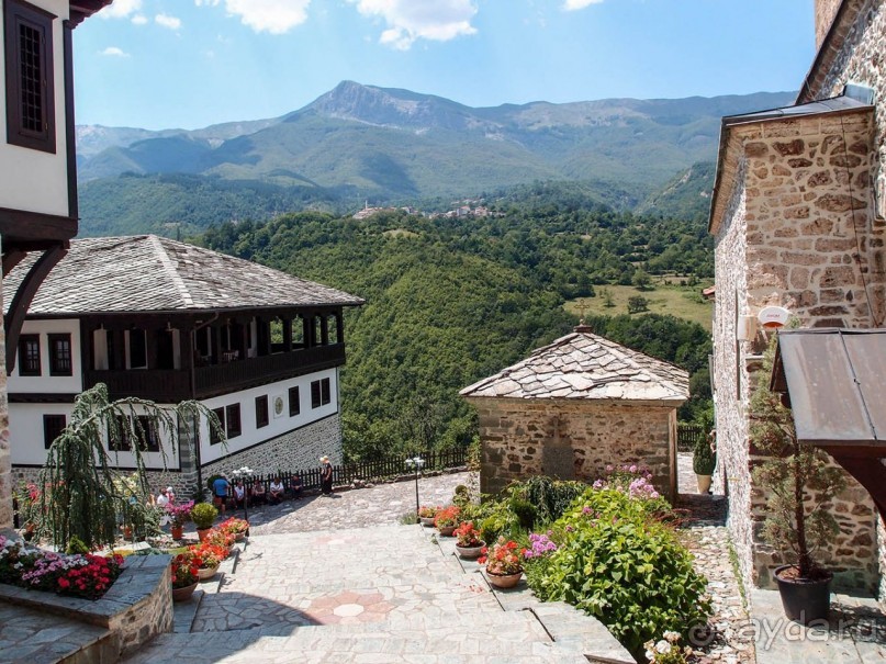 Природа и монастыри Национального парка Маврово