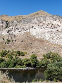 Пещерный город «в разрезе». Вардзиа