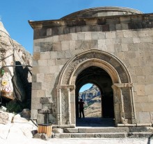 Пещерный город «в разрезе». Вардзиа