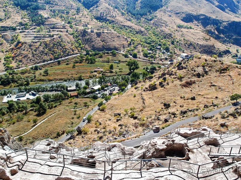 Пещерный город «в разрезе». Вардзиа