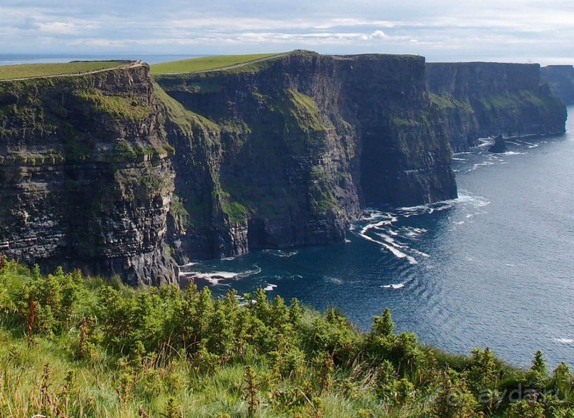 Твои столпы — крутых отрогов склоны