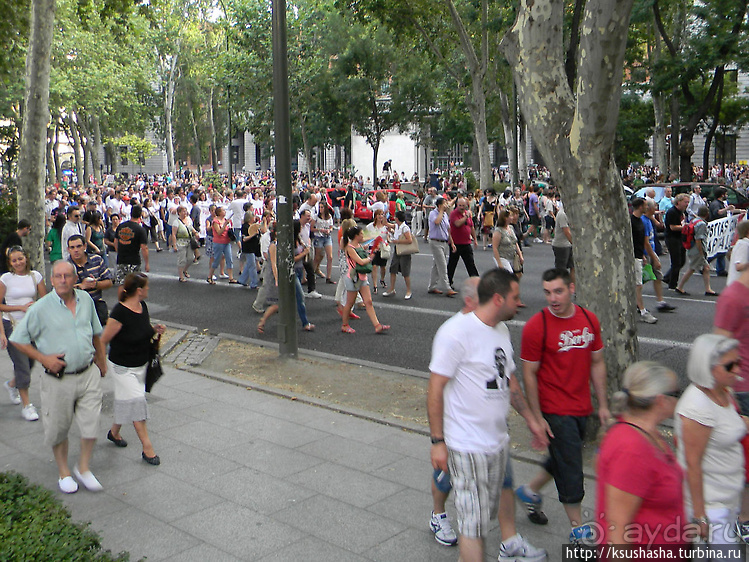 Случайный взгляд на социальную активность испанцев