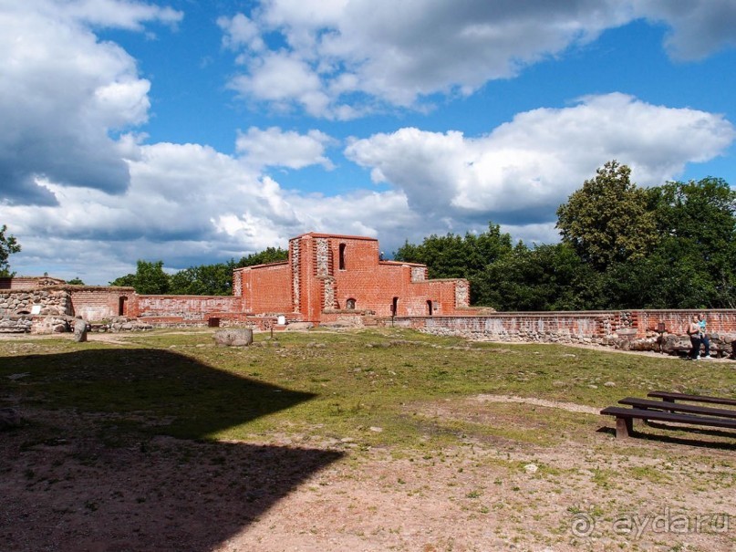 В Турайде озёр голубые прозоры...