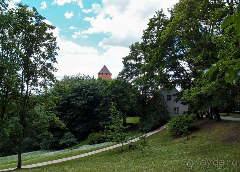 В Турайде озёр голубые прозоры...