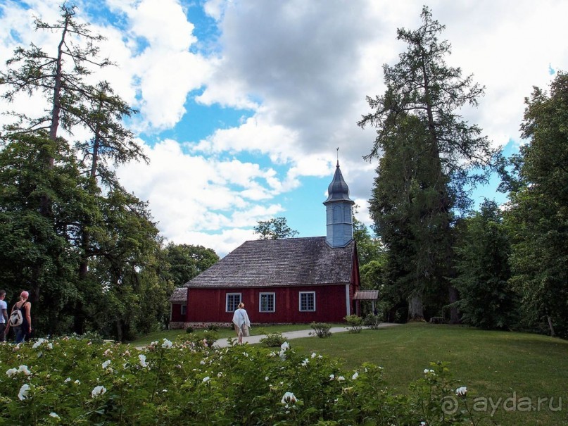 В Турайде озёр голубые прозоры...