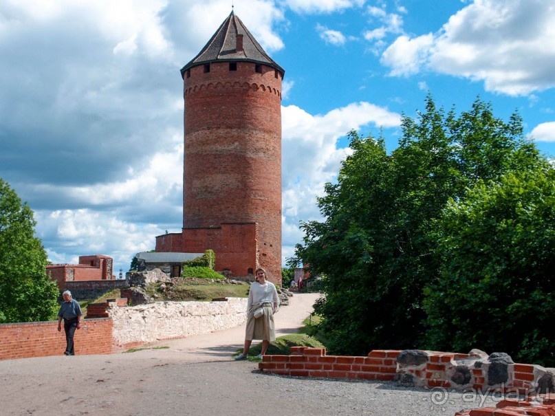 В Турайде озёр голубые прозоры...