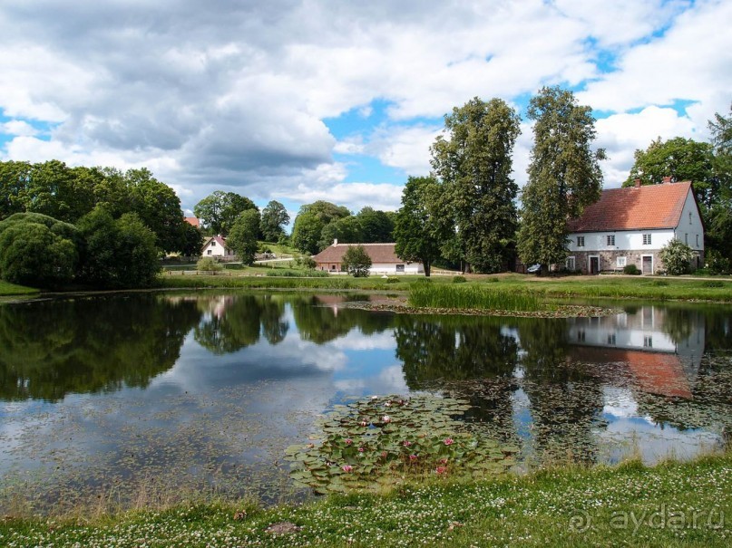 В Турайде озёр голубые прозоры...