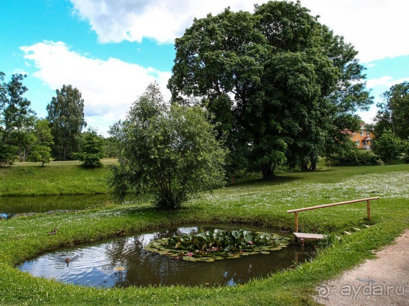 В Турайде озёр голубые прозоры...